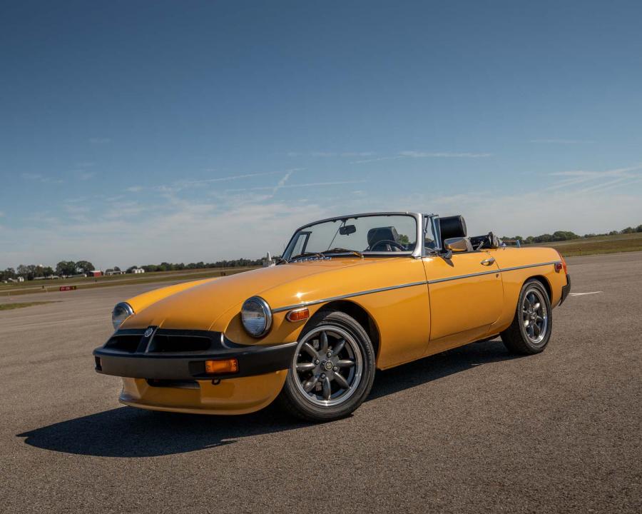  MGB Roadster 5-Speed 1977 года  (фото 3 из 72)